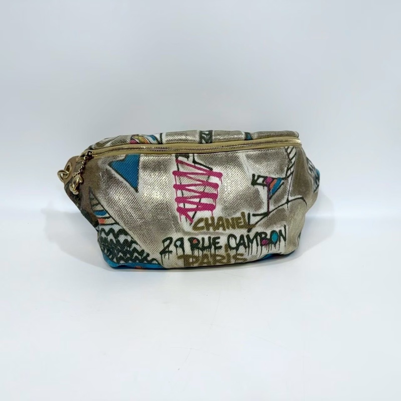 Chanel金色小牛皮街頭塗鴉系列胸背包 AS0868-0