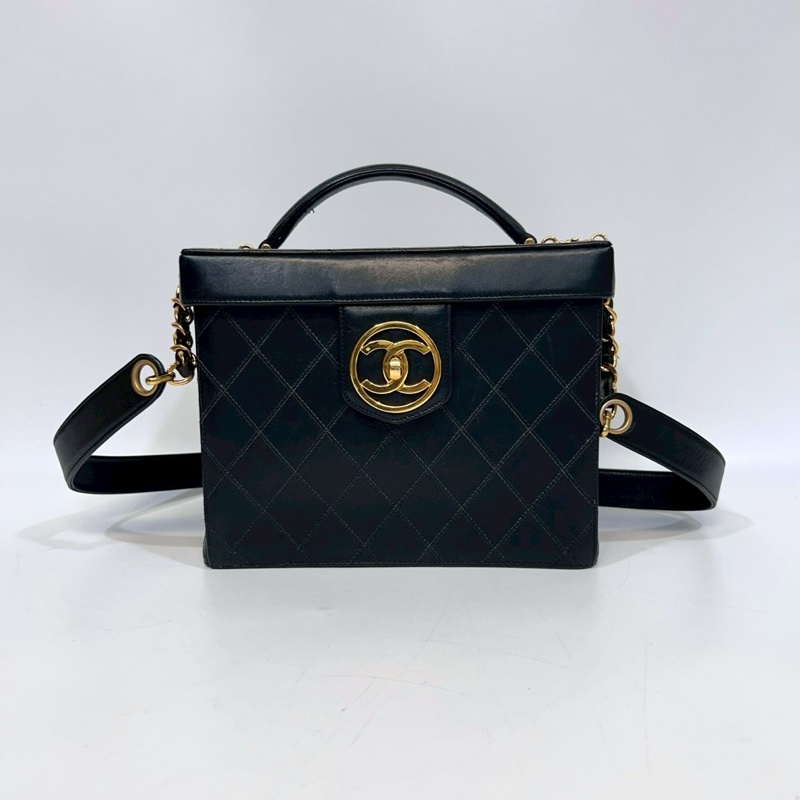 Chanel黑金小牛皮Vanity case化妝箱包A01620-0