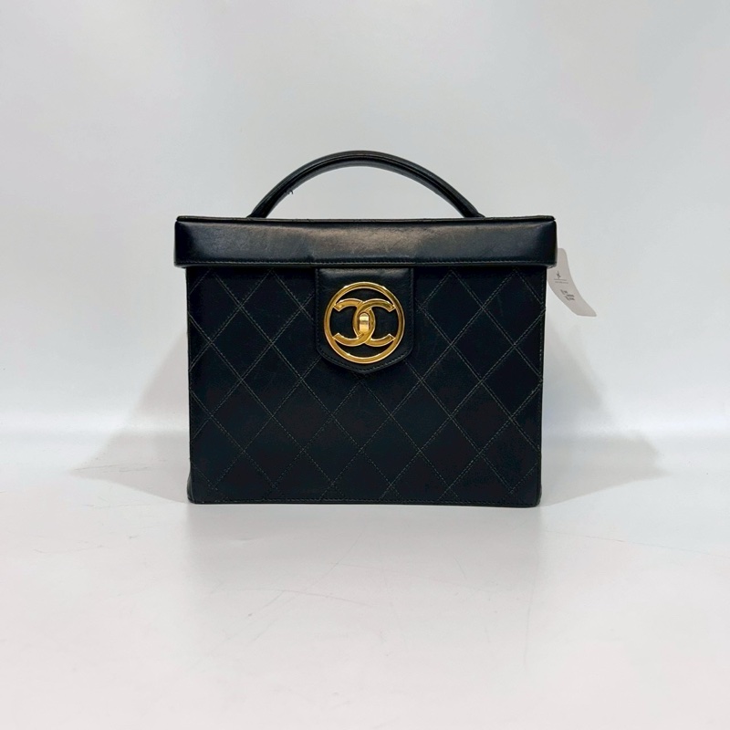 Chanel黑金小牛皮Vanity case化妝箱包A01620-1