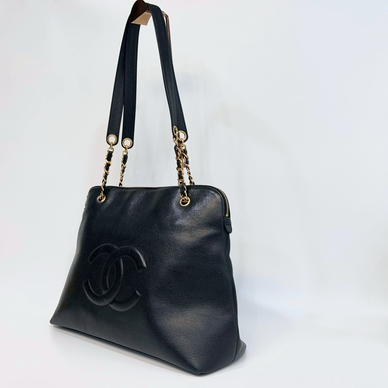 CHANEL黑色牛皮大雙C LOGO金球拉鍊雙耳托特包A03578-2