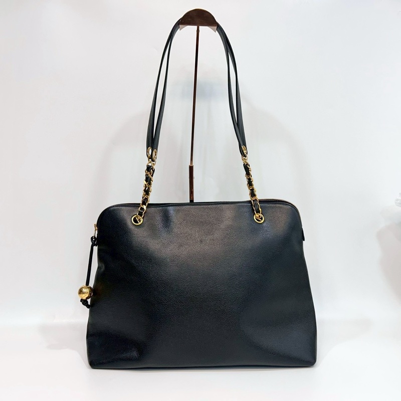 CHANEL黑色牛皮大雙C LOGO金球拉鍊雙耳托特包A03578-3