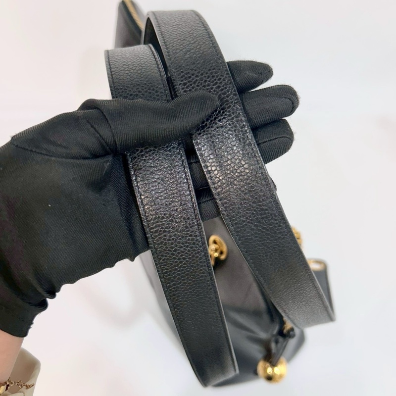 CHANEL黑色牛皮大雙C LOGO金球拉鍊雙耳托特包A03578-13