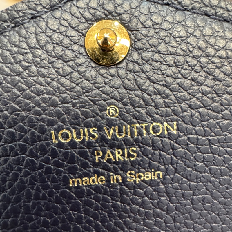 LV海軍藍牛皮壓紋滾紅邊信封式長夾M62125-8