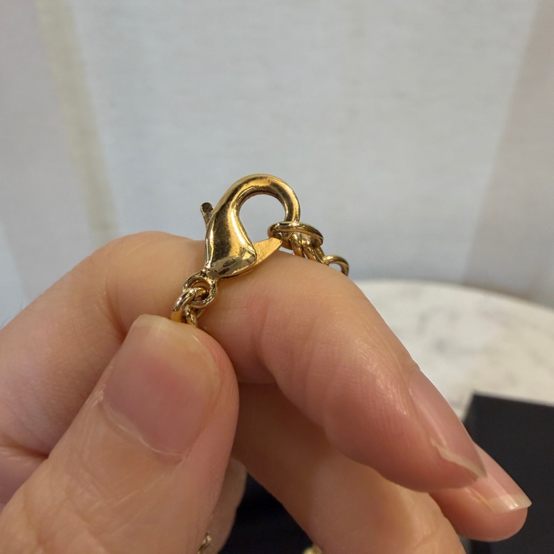 Chanel 金色鑲鑽Logo愛心頸鏈ABA259-4