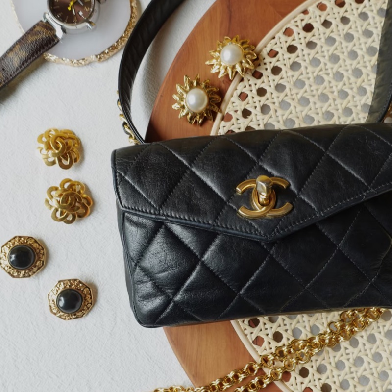 Chanel 黑色羊皮腰包-0