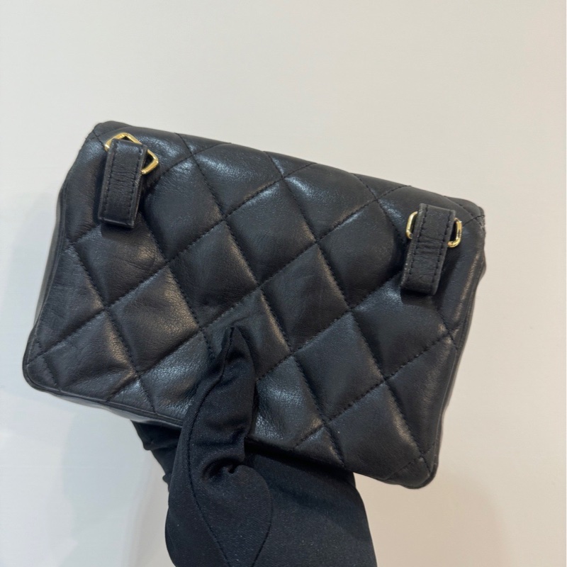 Chanel 黑色羊皮腰包-2