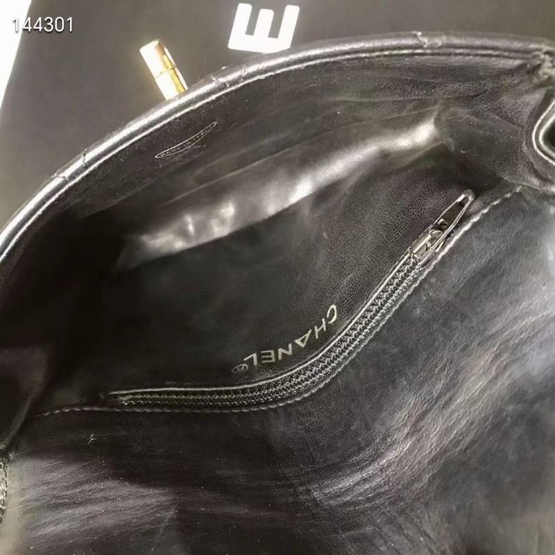 Chanel 黑色羊皮腰包-4