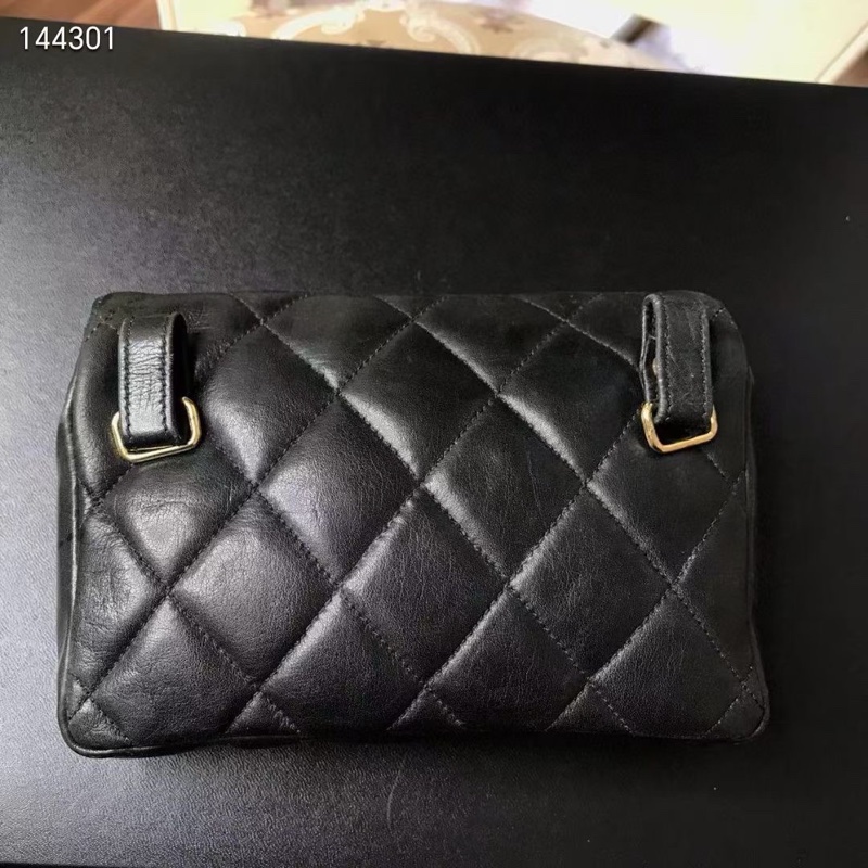 Chanel 黑色羊皮腰包-8