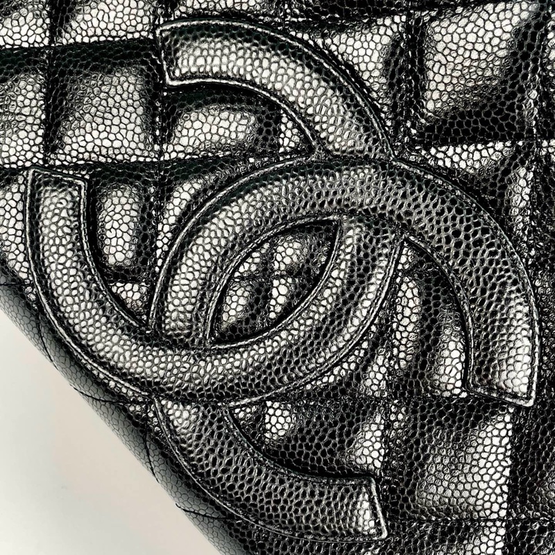 「JL精品代購」香奈兒黑金牛皮Jennie同款牛角腋下包-11