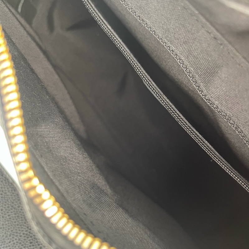 「JL精品代購」香奈兒黑金牛皮Jennie同款牛角腋下包-17