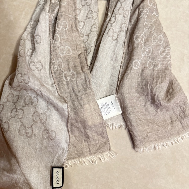 Gucci的提花羊毛雙色絲綢混紡圍巾蕎麥色-1