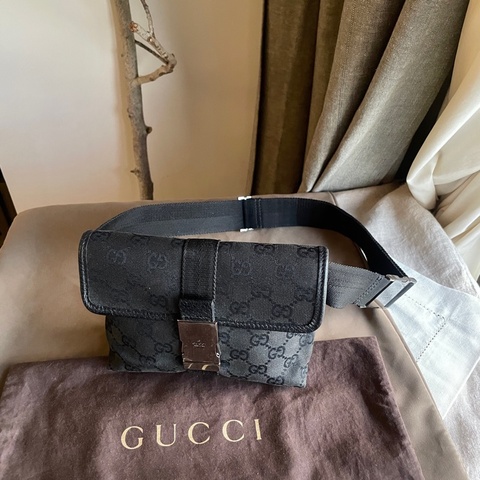 Gucci GG老花字紋丹寧帆布緹花腰包18cm/胸口包/手機包/側背包🌠斜背/側背/腰背🌠正品🌠況不錯🌠男女皆可🌠 立體包型2⃣️層空間足🌠經典