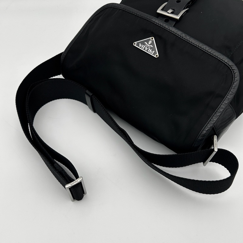 「JL精品代購」Prada黑銀降落傘多用小郵差包-6