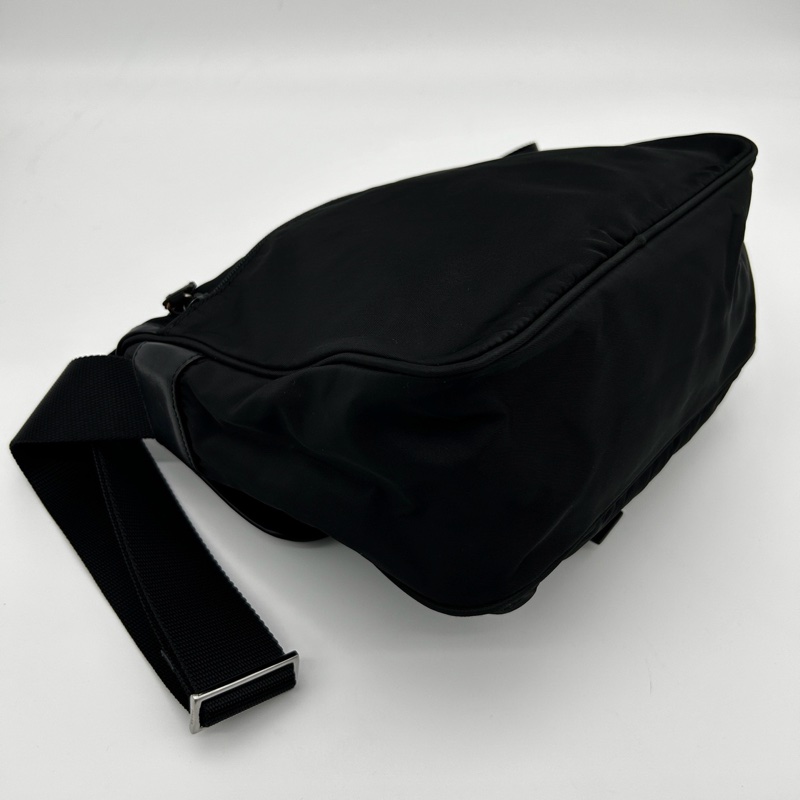 「JL精品代購」Prada黑銀降落傘多用小郵差包-9