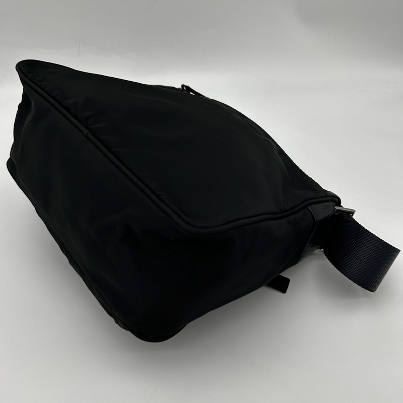 「JL精品代購」Prada黑銀降落傘多用小郵差包-10