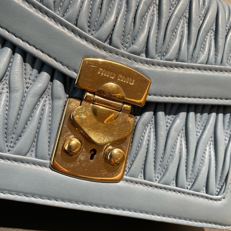 Miumiu 嬰兒藍 皺褶 風琴鏈條包-6