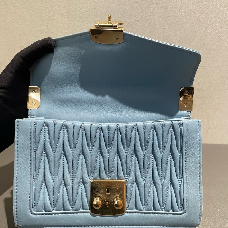 Miumiu 嬰兒藍 皺褶 風琴鏈條包-16