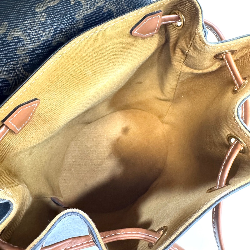 Celine原花金釦Bonnie後背包 118702CAS.04LU-10