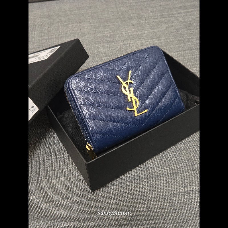 YSL SaintLaurent 聖羅蘭 山形紋荔枝皮金字Logo拉鍊短夾-0