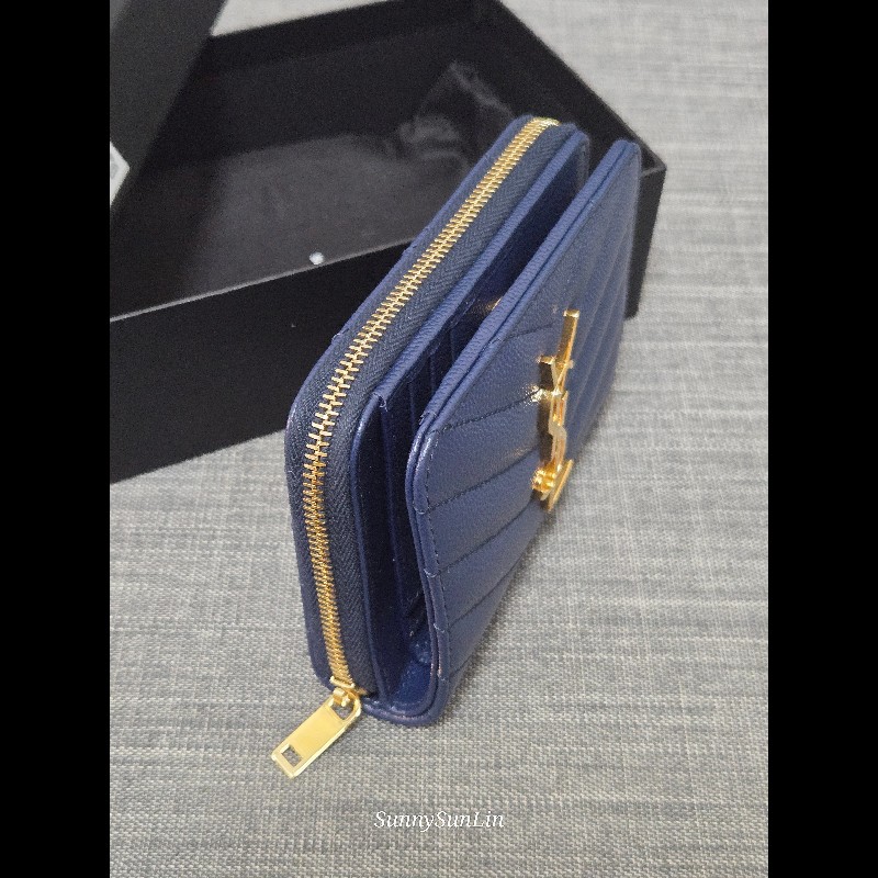 YSL SaintLaurent 聖羅蘭 山形紋荔枝皮金字Logo拉鍊短夾-9