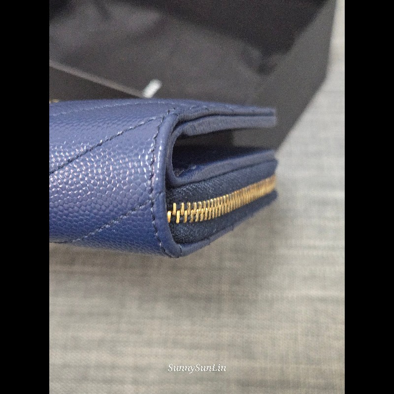 YSL SaintLaurent 聖羅蘭 山形紋荔枝皮金字Logo拉鍊短夾-10