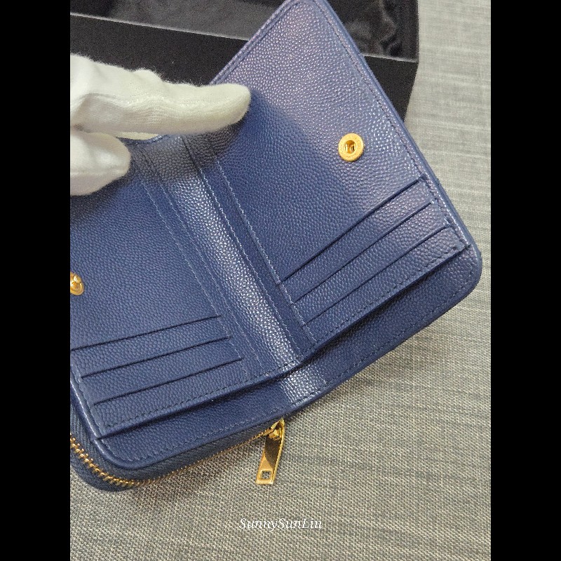 YSL SaintLaurent 聖羅蘭 山形紋荔枝皮金字Logo拉鍊短夾-21