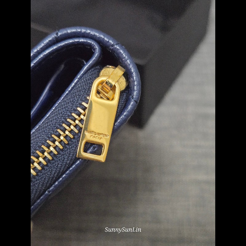 YSL SaintLaurent 聖羅蘭 山形紋荔枝皮金字Logo拉鍊短夾-24