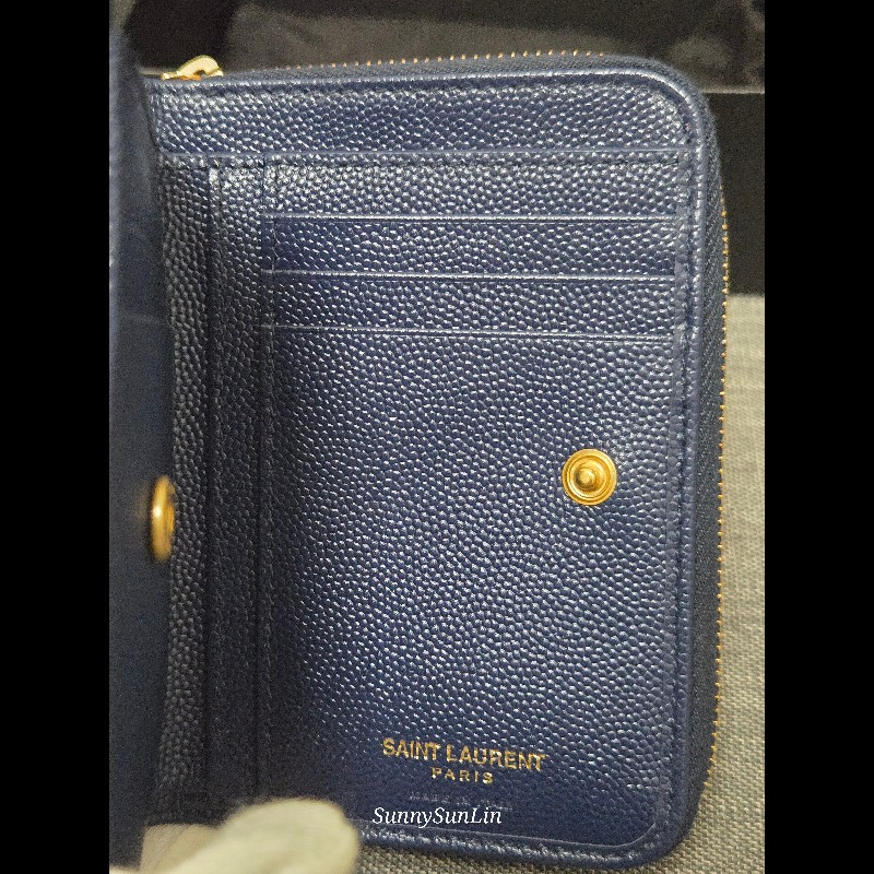 YSL SaintLaurent 聖羅蘭 山形紋荔枝皮金字Logo拉鍊短夾-25