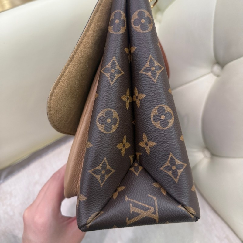 LV Marignan老花拼奶茶色鎖頭郵差包-9