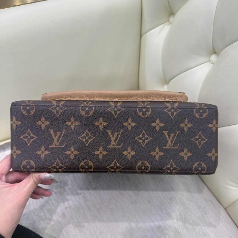 LV Marignan老花拼奶茶色鎖頭郵差包-10