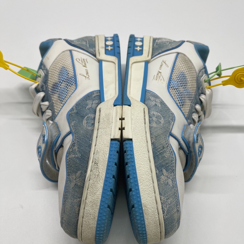 LV TRAINER-25