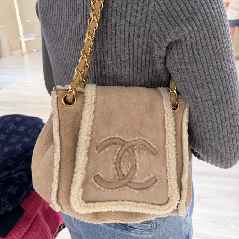 Chanel麂皮毛毛鏈條包 ⭐️超可愛-1