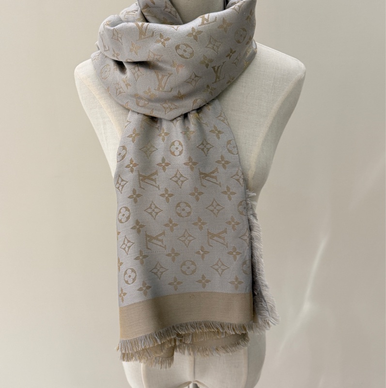 LV 米灰色LOGO圍巾 🩶裸品🩶上身超級美-15