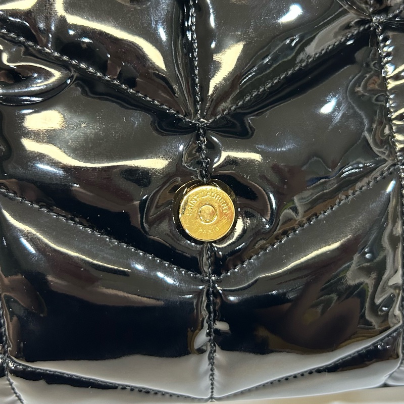 YSL黑金漆皮三拼色LOGO小號PUFFER側背包577476-11