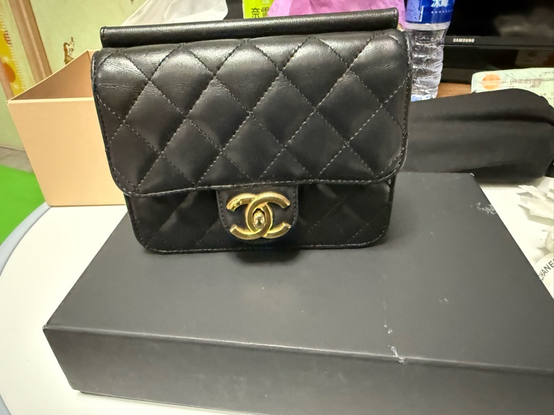 CHANEL mini WOC 黑金-2