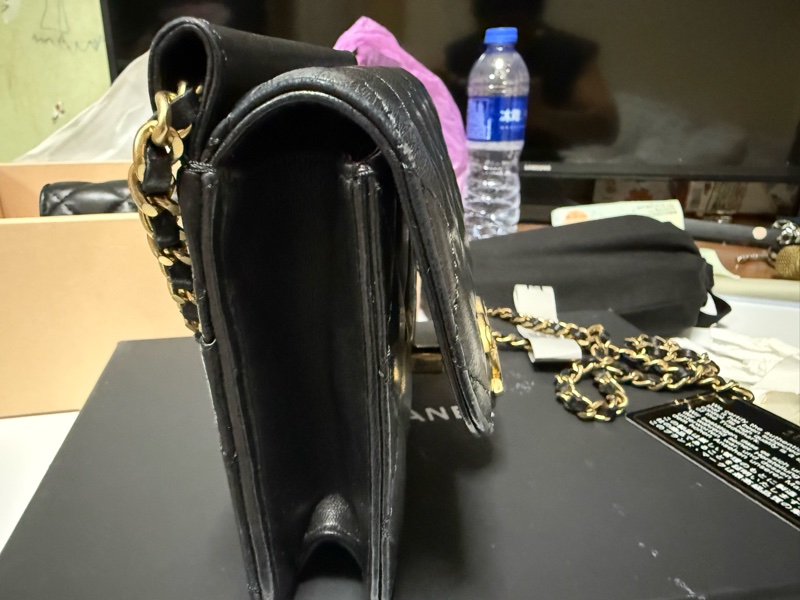 CHANEL mini WOC 黑金-7