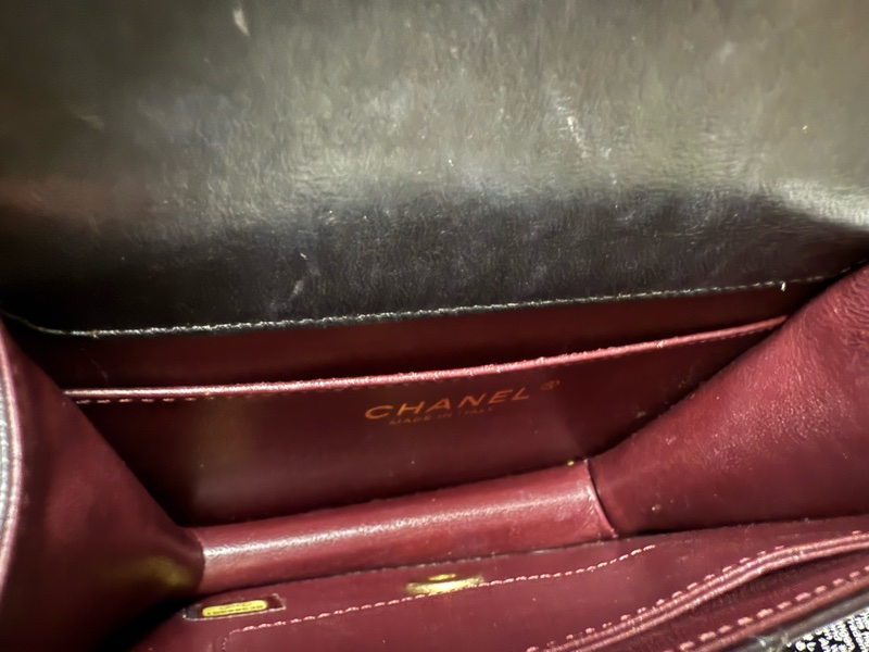 CHANEL mini WOC 黑金-9