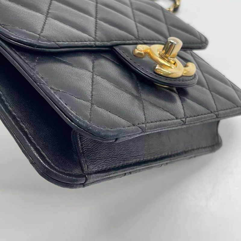 CHANEL mini WOC 黑金-16