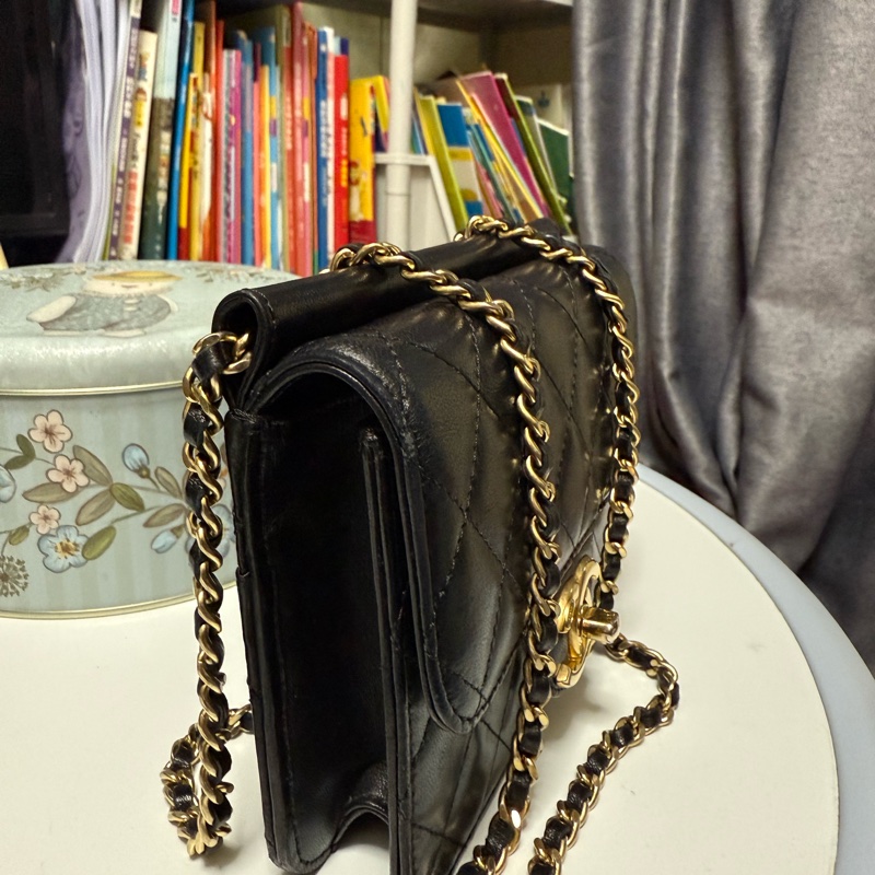 CHANEL mini WOC 黑金-24