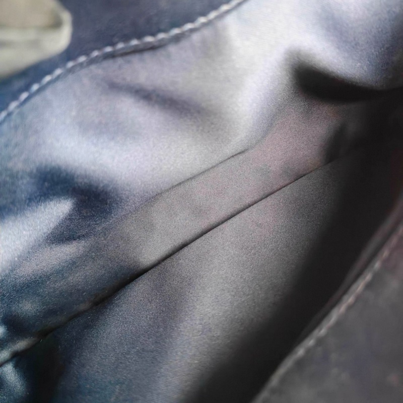 Chanel 黑銀漆皮cf中號鏈條包-7