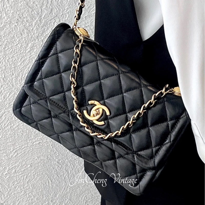 秋冬必備限定款🈶購證😍Chanel黑金菱格紋鏈條豆腐包枕頭包單肩斜挎包-1