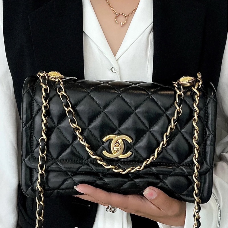 秋冬必備限定款🈶購證😍Chanel黑金菱格紋鏈條豆腐包枕頭包單肩斜挎包-3