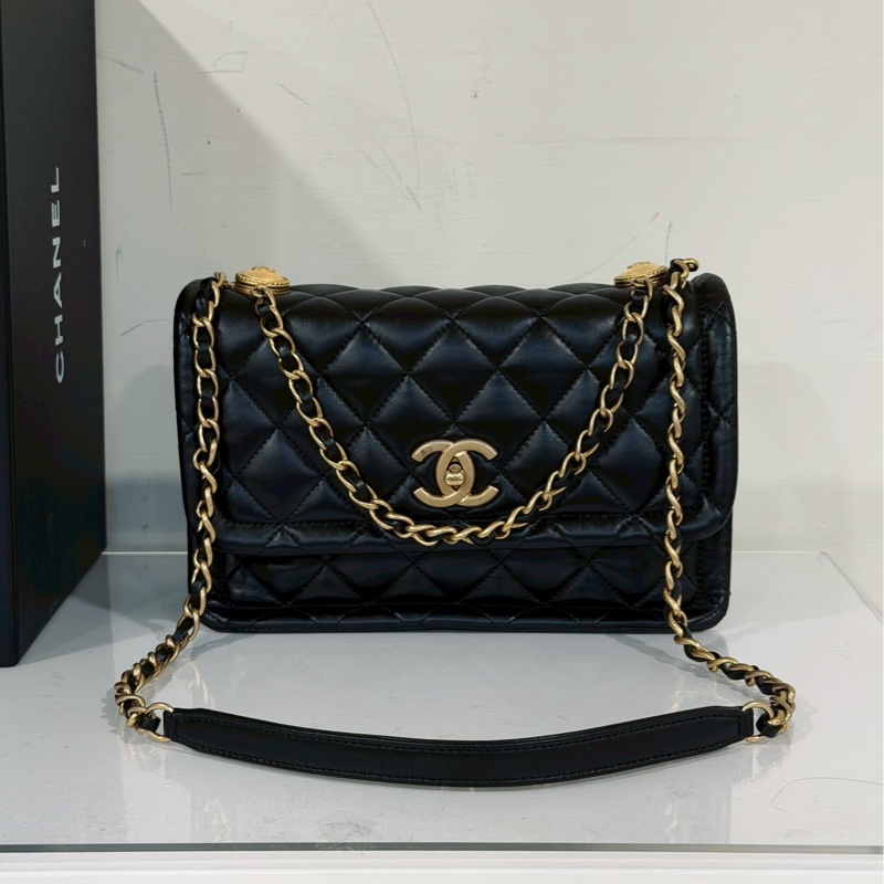 秋冬必備限定款🈶購證😍Chanel黑金菱格紋鏈條豆腐包枕頭包單肩斜挎包-4