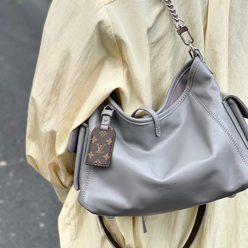 斷貨爆款😍全配🈶購證Lv carryall cargo鯊魚灰小號單肩斜挎包-2