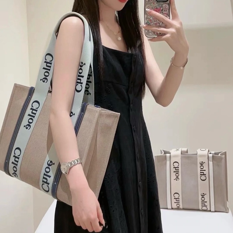 Chloe薄荷綠拼深藍牛皮飾邊中號Woody亞麻帆布托特包-0