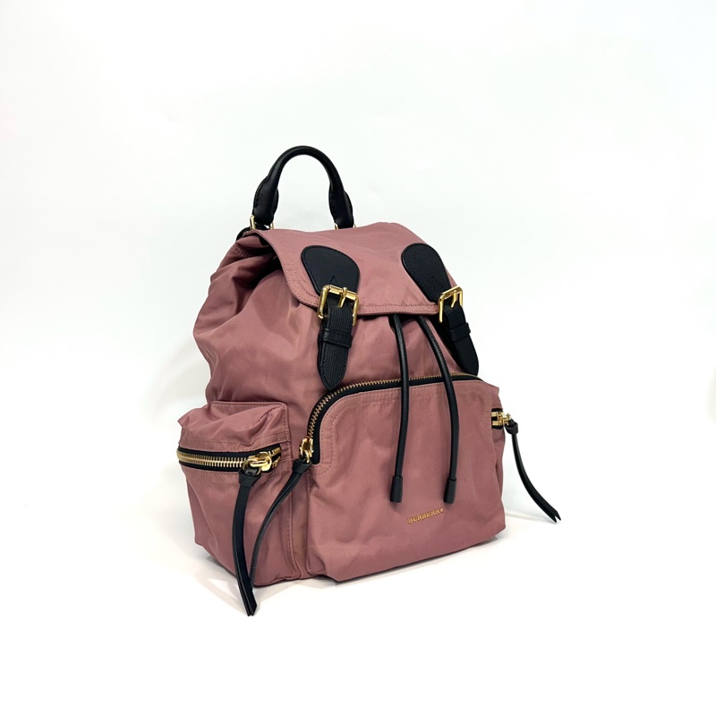 Burberry豆沙粉The Rucksack 中號撞色拼接尼龍後背包-1