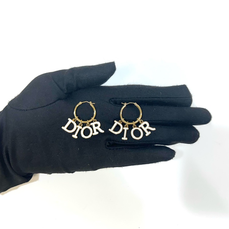 DIOR金色圓形懸掛白DIOR字母針式耳環-1