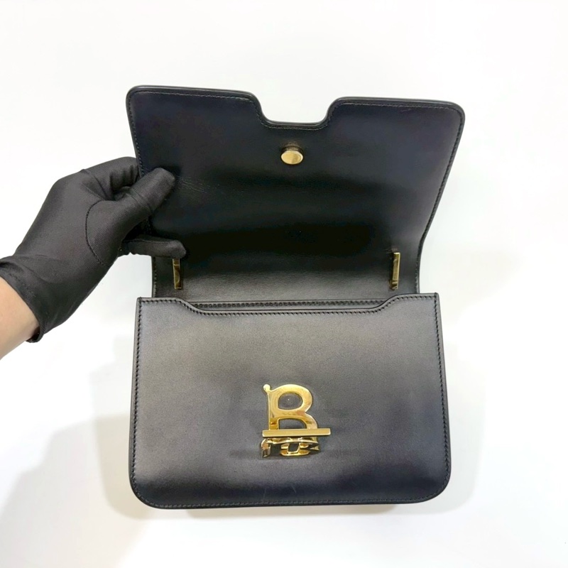BURBERRY黑金滑面小牛皮TB釦側背包8010334-9