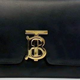 BURBERRY黑金滑面小牛皮TB釦側背包8010334-11