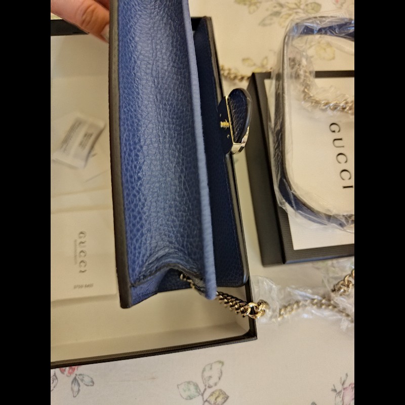 藍色的Gucci Interlocking G 皮革鍊帶錢包-7